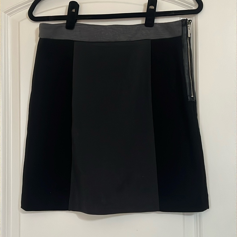 Black and gray mini skirt women's size 8